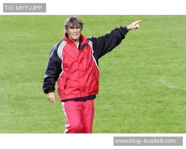 基尔队与雷根斯堡队激战正酣精彩对决引发球迷热议