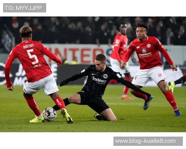 巴拉竟与圣保罗的激烈对决揭示足球战术的博弈与魅力